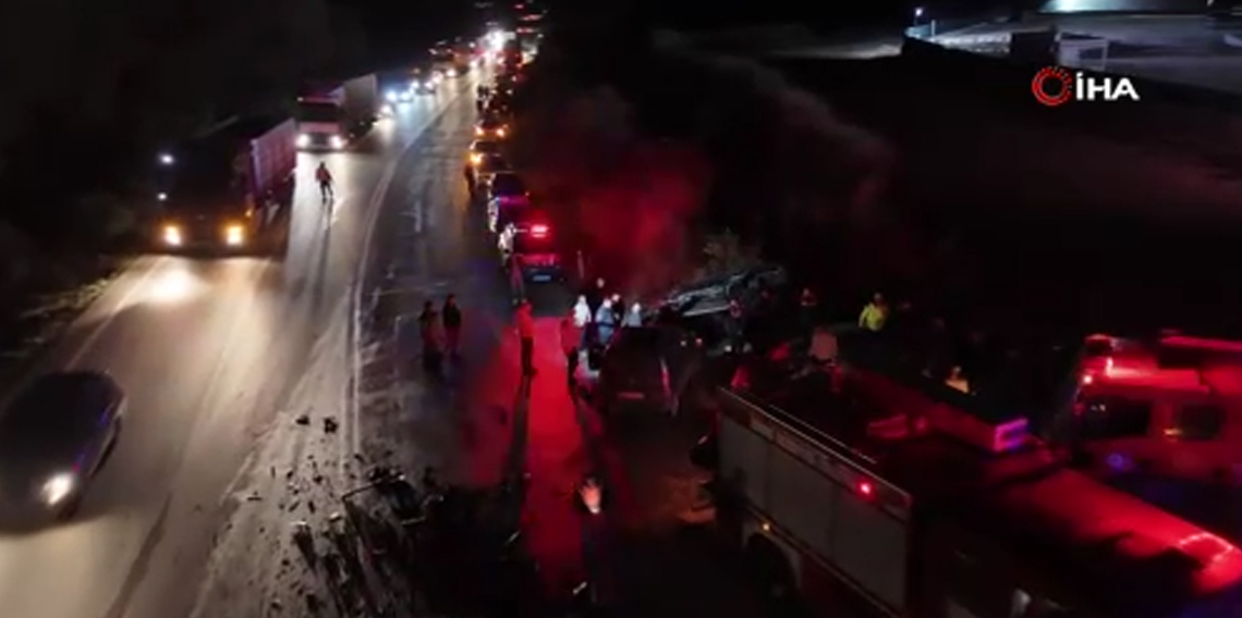 Zincirleme kaza kameralara böyle yansıdı