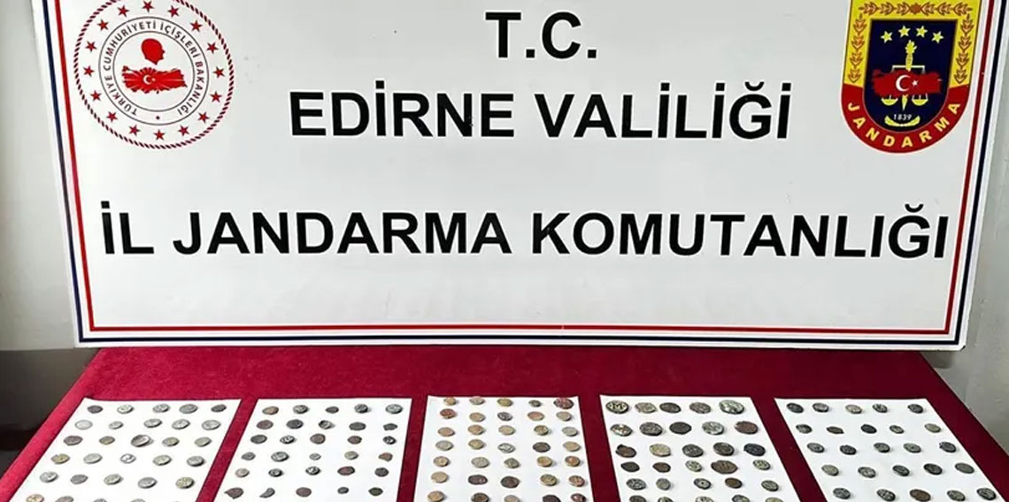 Edirne'de yolcu üzerinde 177 sikke ele geçirildi