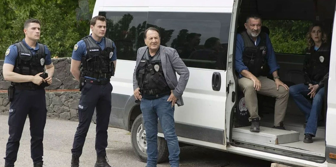 Ve Arka Sokaklar dizisinde bir dönem sona erdi; İddialı dizi artık böyle olacak