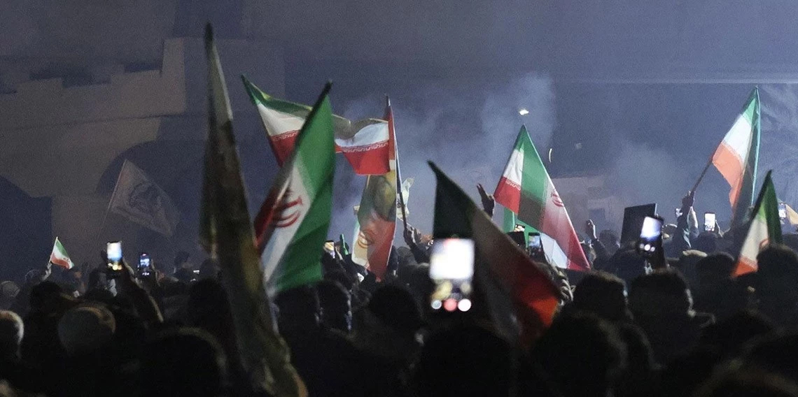 Bağdat’ta Yeşil Bölge’ye girmeye çalışanlara güvenlik güçleri müdahale etti: 15 yaralı