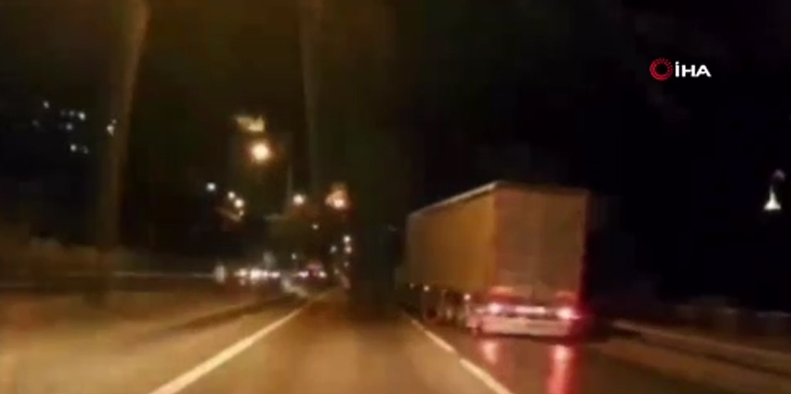 Kontrolden çıkan tır makasladı... O anlar kamerada