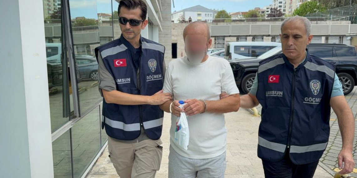 Yine göçmen kaçakçılığı yaparken yakalandı