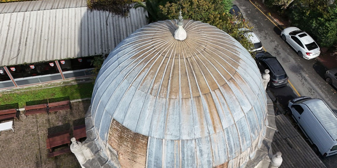 458 yıllık Gazi Kara Ahmet Paşa Külliyesi'nin kurşunları döküldü