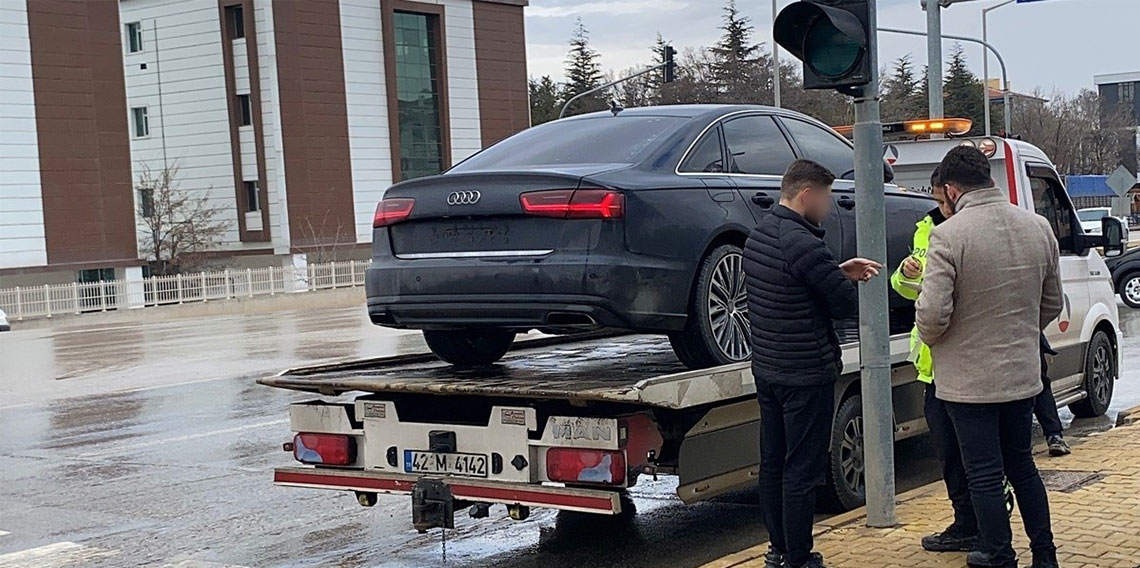 Jandarmanın dur ihtarına uymayarak kaçan plakasız otomobil polise yakalandı