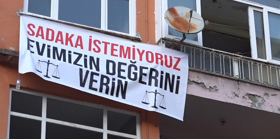 Kamulaştırma bedeline pankartlı tepki