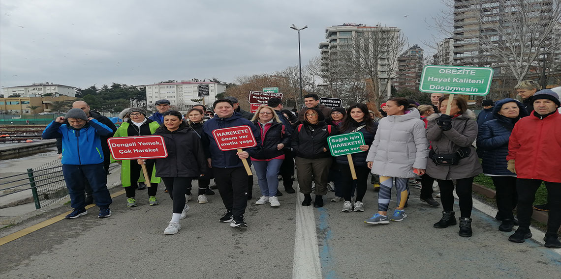 Kadıköylüler, Dünya Obezite Günü’nde farkındalık oluşturmak için sahilde yürüdü