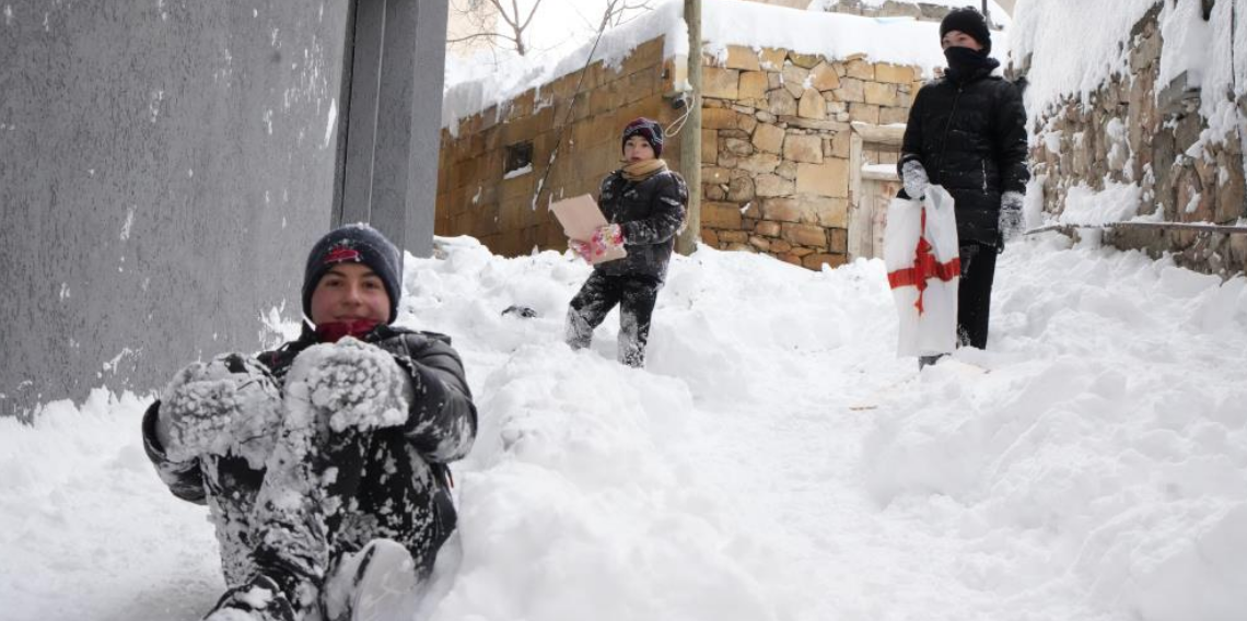Bayburt’ta Mart kapıdan baktırdı güne 15 santimetre karla uyandı
