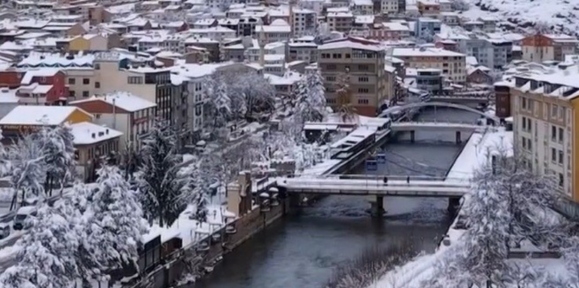 Kent Beyaza Büründü, Çığ ve Buzlanma Uyarısı Yapıldı