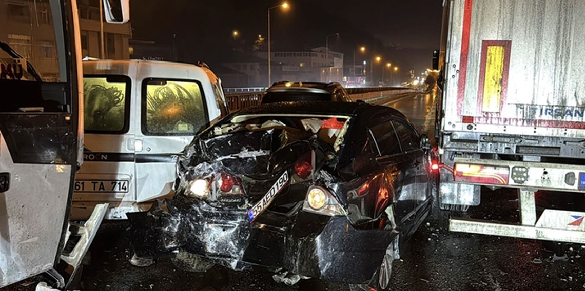 Samsun'da zincirleme kaza! 8 araç birbirine girdi