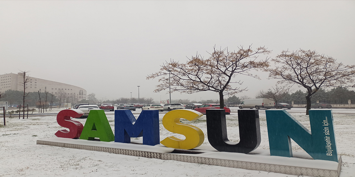 Samsun beyaz örtüyle kaplandı