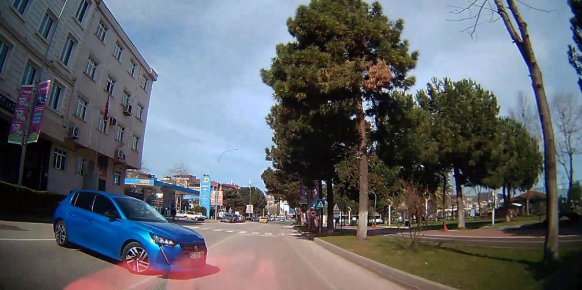 Ünye’de Refleks Kurtardı, Ani U Dönüşü Kazayı Önledi