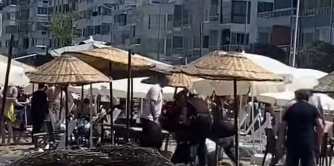 Halk plajında şezlong kavgası
