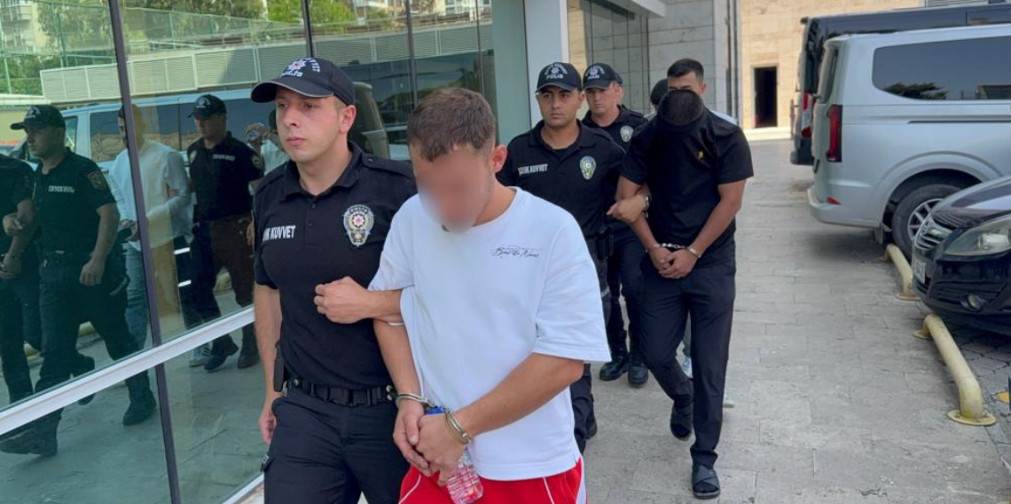 Uyuşturucu operasyonunda gözaltına alınan 4 şüpheli adliyeye sevk edildi