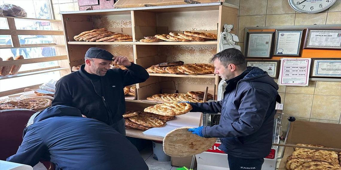 Bayburt'ta zabıta ekipleri fırın denetiminde