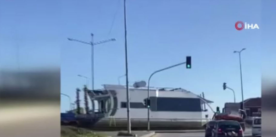Deniz olmayan Ankara'da  Tekneyi 