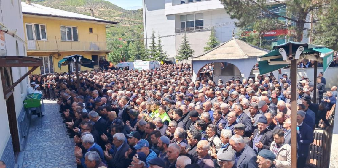Artvin'de 4 ay sonra çığ altından çıkartılan Bülent Gezer son yolculuğuna uğurlandı