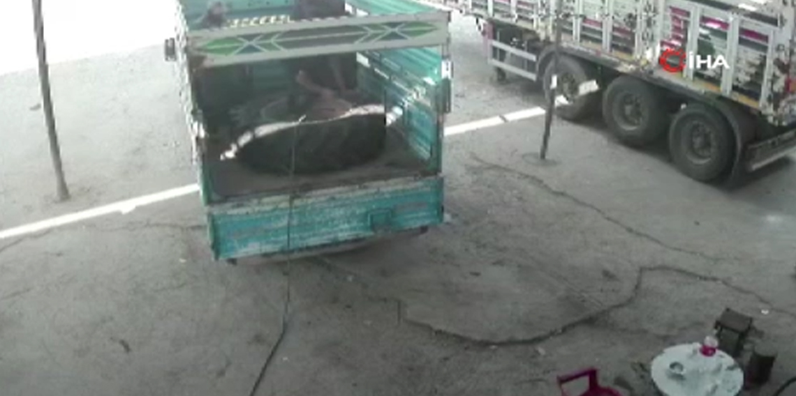 Şişirilen lastik bomba gibi patladı: 2 yaralı