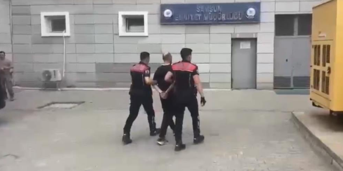 Kırmızı bültenle aranan firari ile uyuşturucu hükümlüsü yakalandı