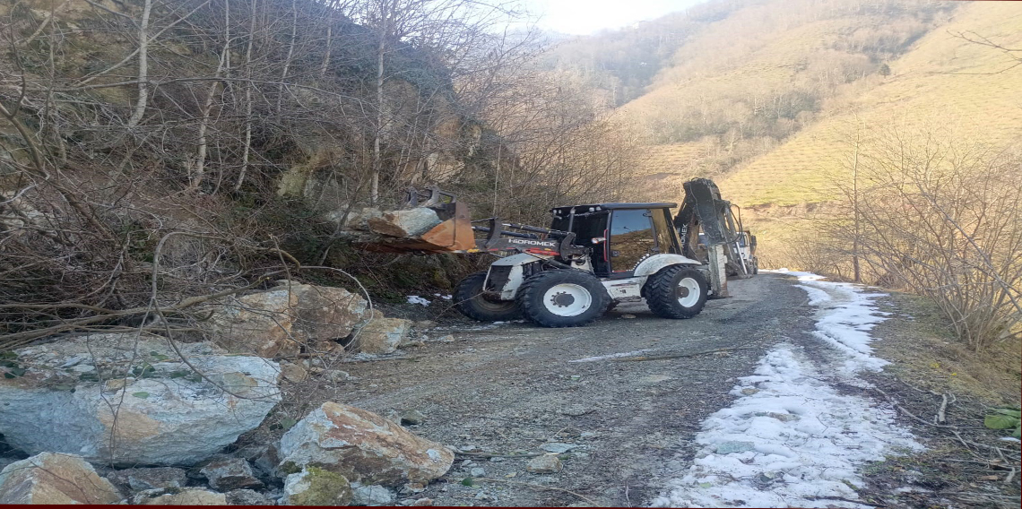 Ordu’da eriyen karların neden olduğu heyelanlara müdahale