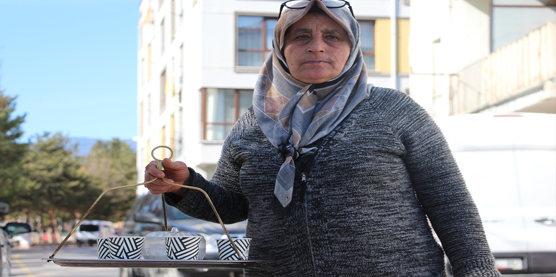 Emekçi kadın 8 yıldır kahvehane işleterek geçimini sağlıyor