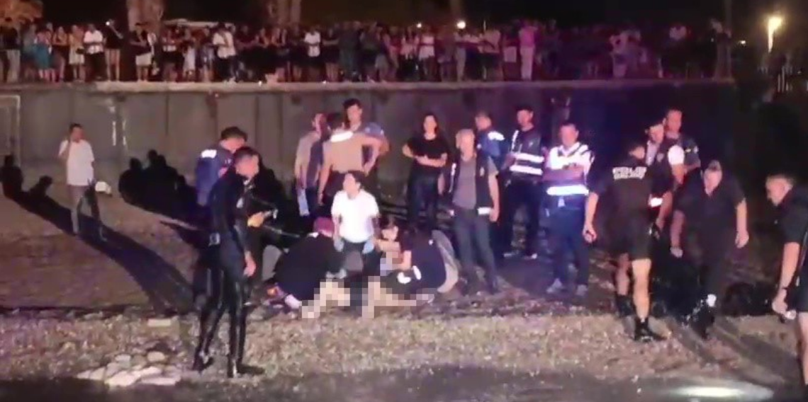 Antalya'da denize giren 2 arkadaş boğuldu