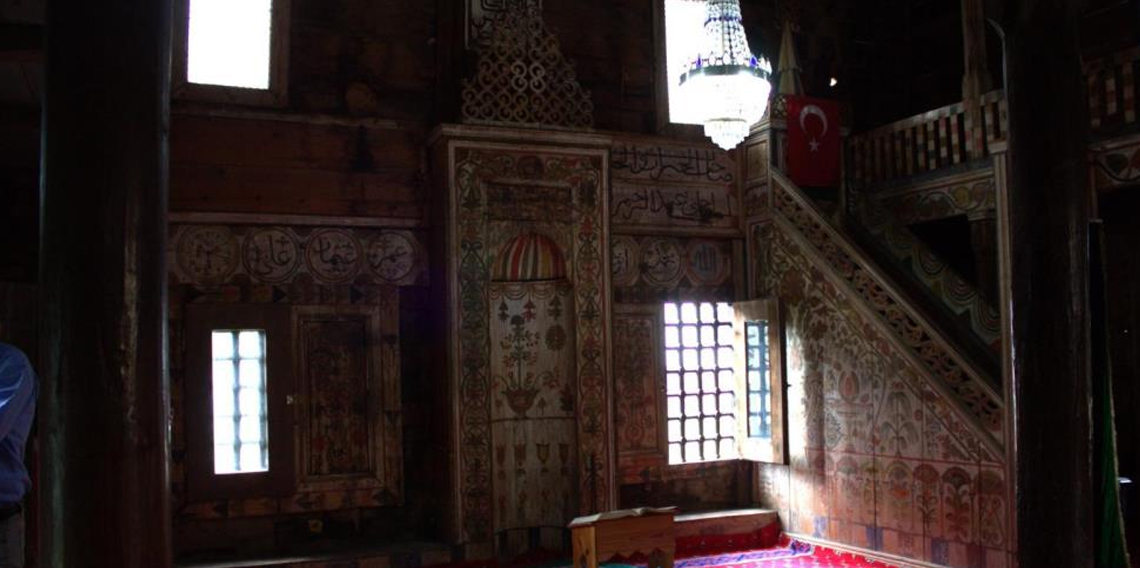 Samsun'da 400 yıllık cami, ebru sanatına ilham oldu