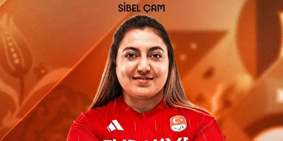 Para halterde Sibel Çam'dan bronz madalya