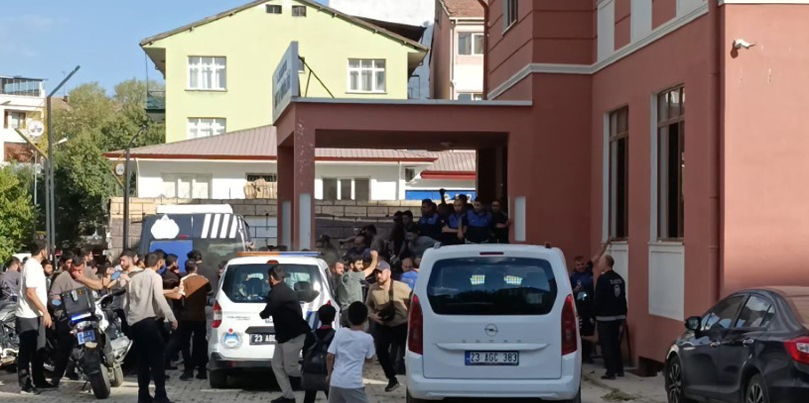 Elazığ'da Furkan Hareketi üyeleri Zabıta Müdürlüğünü bastı