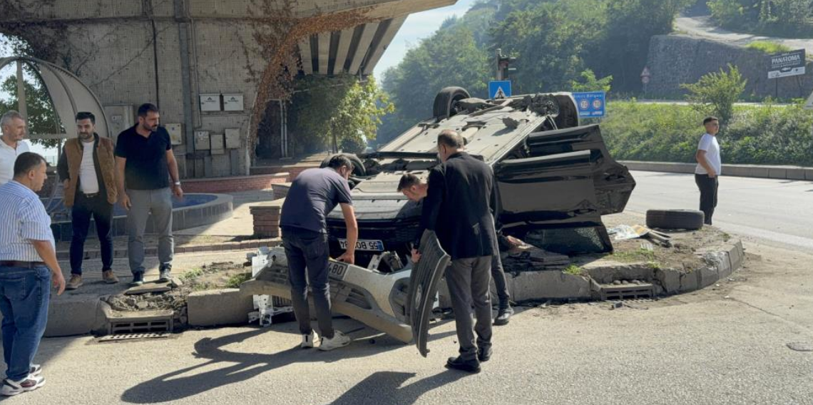 Bir saat önce 2,6 milyon liraya aldığı otomobile başka araç çarptı: 