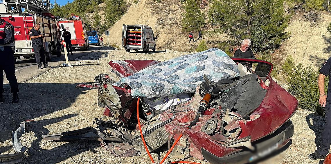 Burdur'da feci kaza: 2 ölü, 6 yaralı