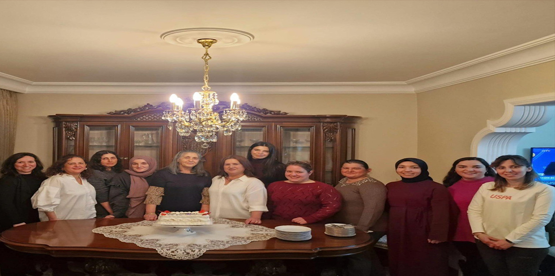 Emekli öğretmen ve hayırsevere kadınlar gününde anlamlı ziyaret