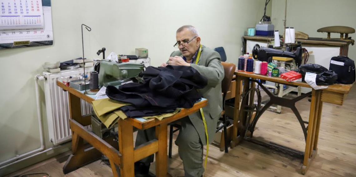 Gümüşhane'nin çınarlarından İlyas Aslan'ın 56 yıllık meslek yolculuğu