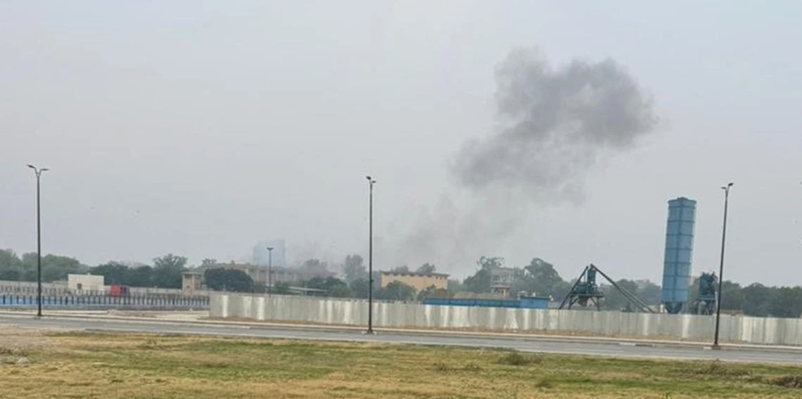 Pakistan’ın Lahor kentindeki patlamalar paniğe neden oldu