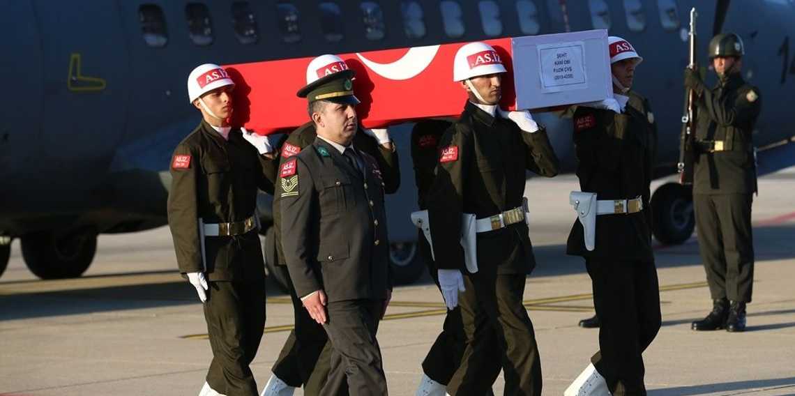 Ordu şehidine veda ediyor