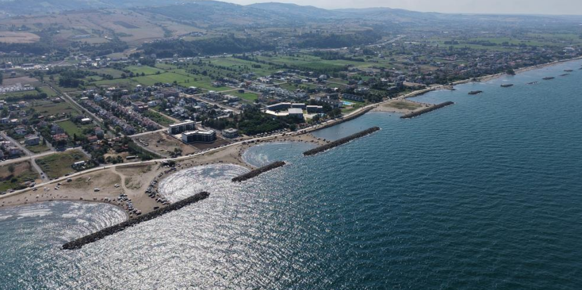 Samsun'da dalgakıranların oluşturduğu koylar Ege ve Akdeniz'i aratmıyor