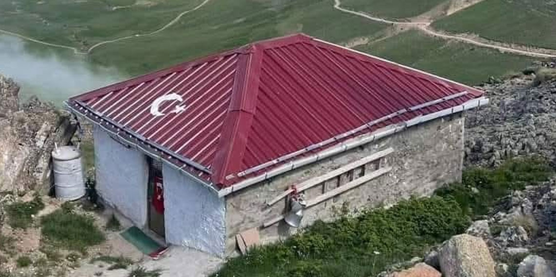 Gümüşhane'de 2 bin 500 rakımdaki Taş Mescid ilgi çekiyor
