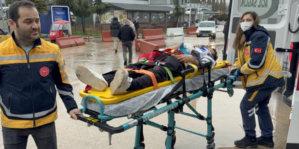 Samsun’da Hastaneye Giden Aile Kaza Yaptı: Ameliyat Yolunda Oğlu Yaralandı