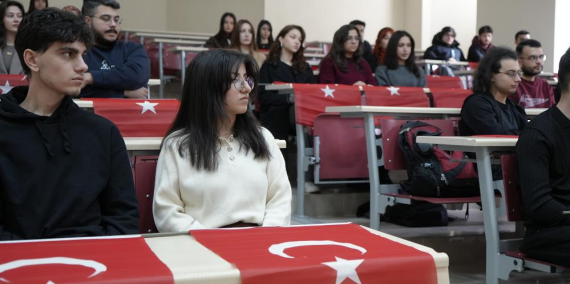 Gümüşhane Üniversitesi’nde Bahar Dönemi Bayrak Sevgisiyle Başladı