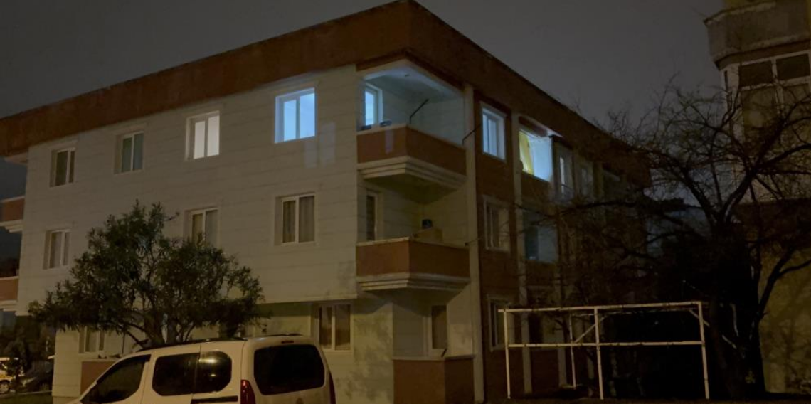 Samsun’da Gece Yarısı Telefon Tartışması Kanlı Bitti: Dayı Yeğenini Darp Etti, Ablasını Bıçakladı, Balkondan Atladı