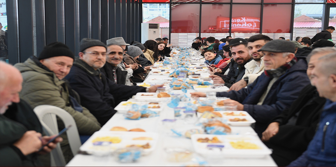 Osmangazi’nin iftar sofraları dolup taşıyor