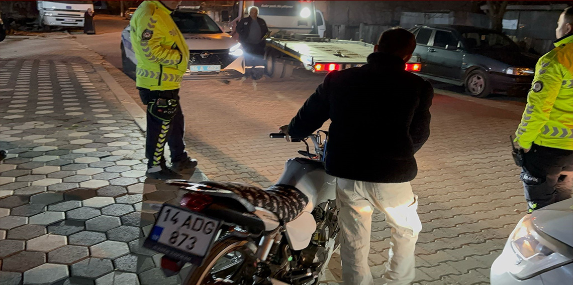 Bolu’da trafik polisinden kaçan motosikletli cezadan kaçamadı