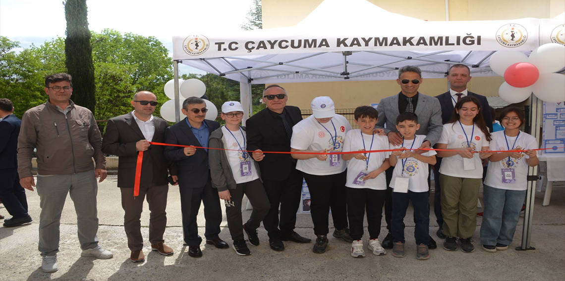 Çaycuma BİLSEM'de TÜBİTAK 4006 Bilim Fuarı göz doldurdu