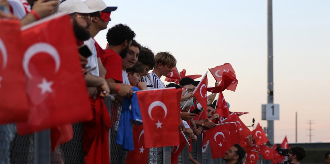 Millilere, Arizona’da yoğun ilgi