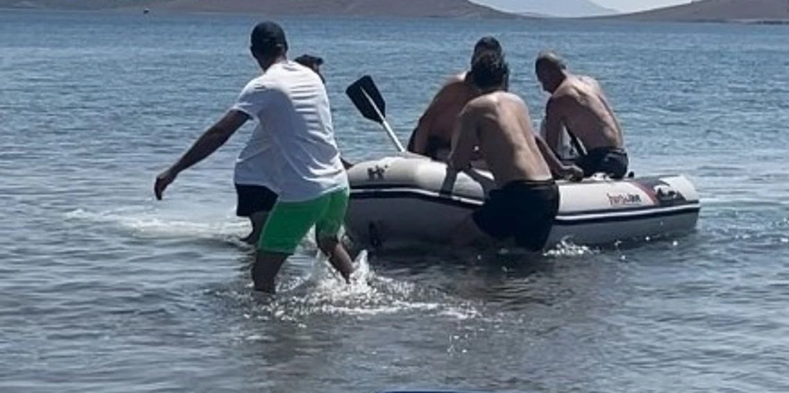 Denizde Can Pazarı! Yürüyerek gidilen adada faica