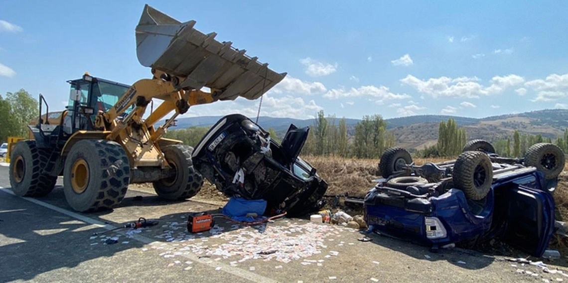 Çorum'un Mecitözü ilçesinde feci kaza: 1 ölü 7 yaralı