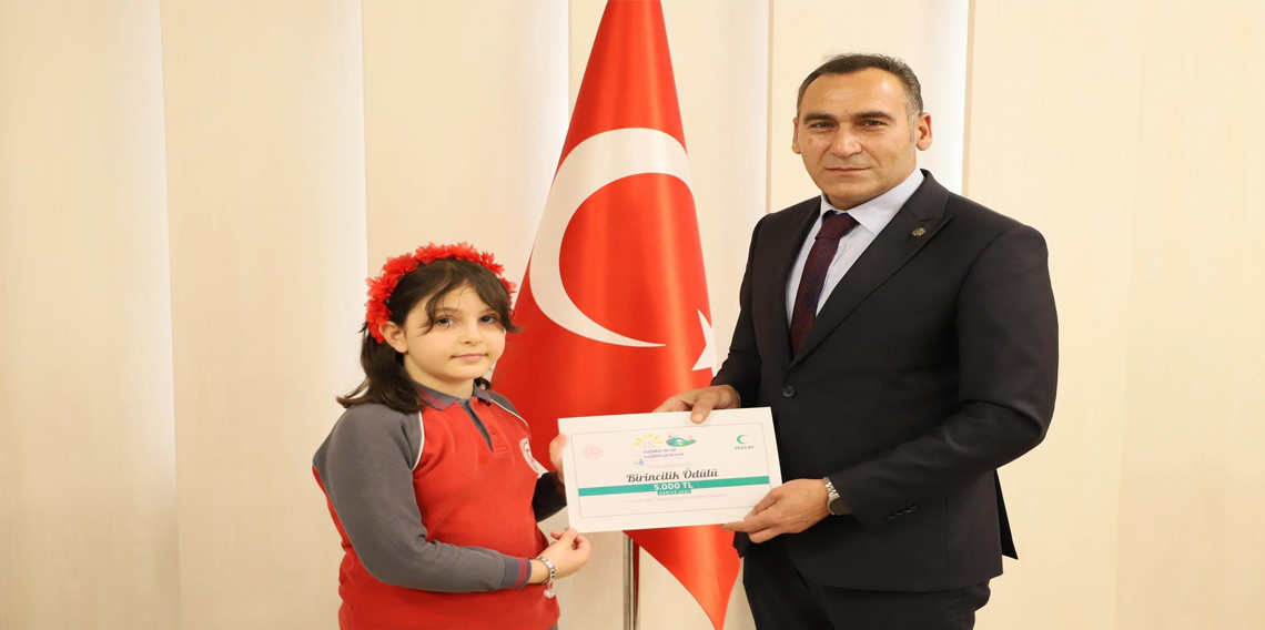 ‘Sağlıklı Nesil Sağlıklı Gelecek’ yarışmasında dereceye giren öğrenciler ödüllendirildi