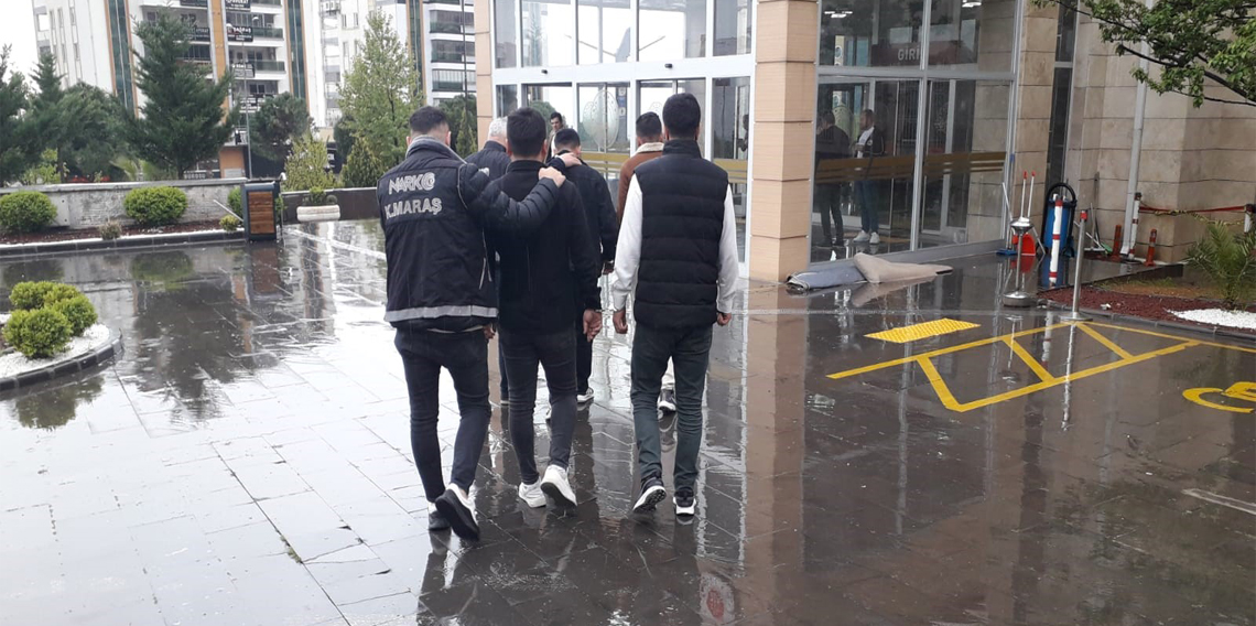 Uyuşturucu taciri 3 şüpheli yakalanıp tutuklandı