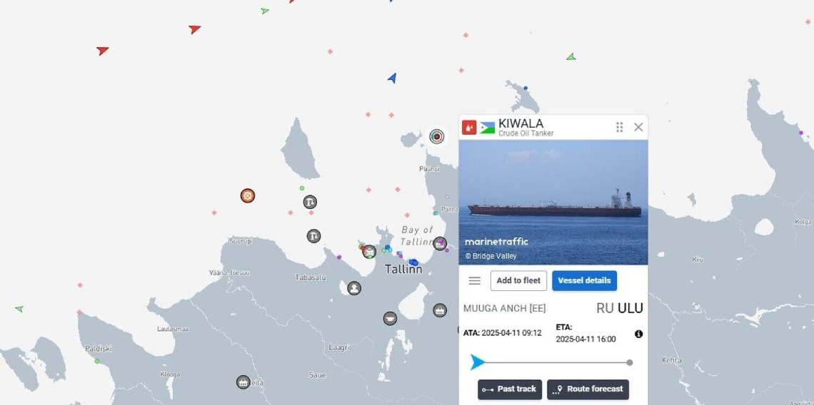 Estonya donanması, Rusya'ya giden petrol tankerini alıkoydu