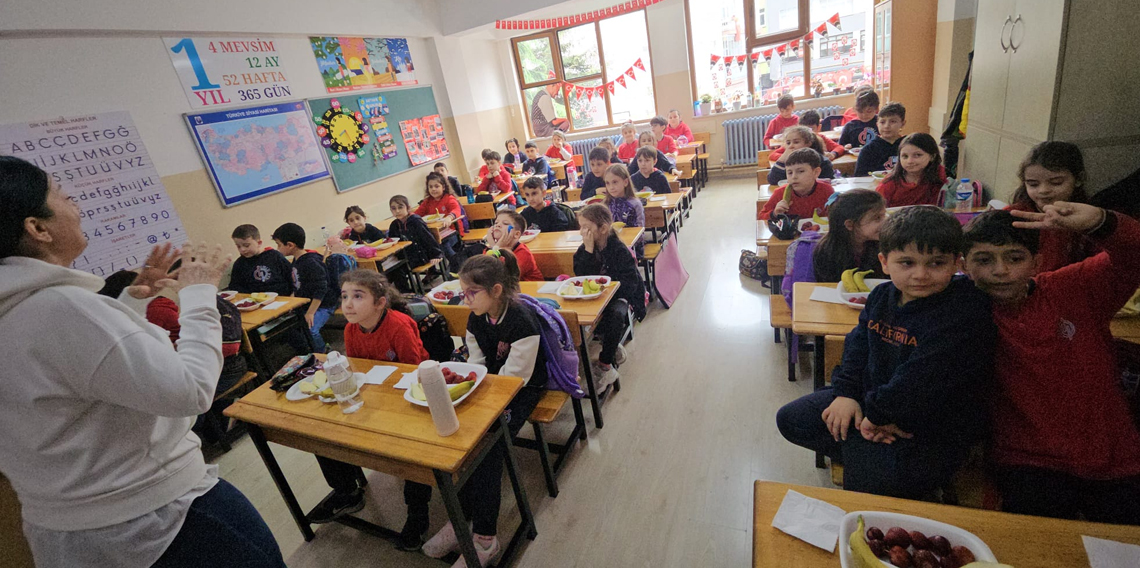 Sağlıklı Yaşam İçin Meyve Saati