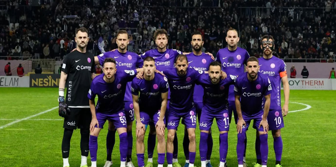 Biz Birlikte Çok Güçlü Bir Aileyiz 
